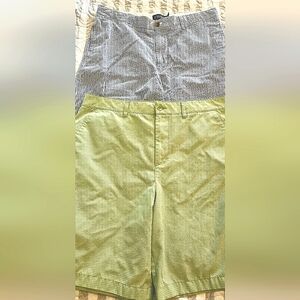 2 pair of sz. 36 Mens Golf shorts Chaps & Cleaveland Classics